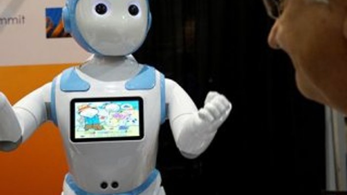 AB robotlara 'elektronik insan kimliği' verecek