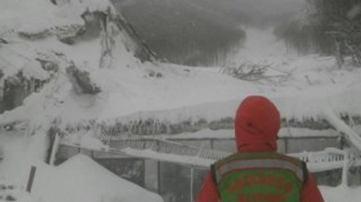 İtalya’daki çığ felaketinde 5 kişi kurtarıldı