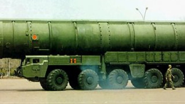 Çin, Rusya sınırına füzelerinin yerleştirdi