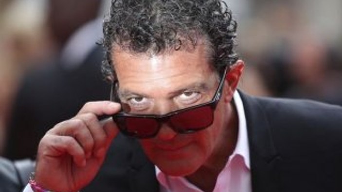 Antonio Banderas kalp krizi geçirdi