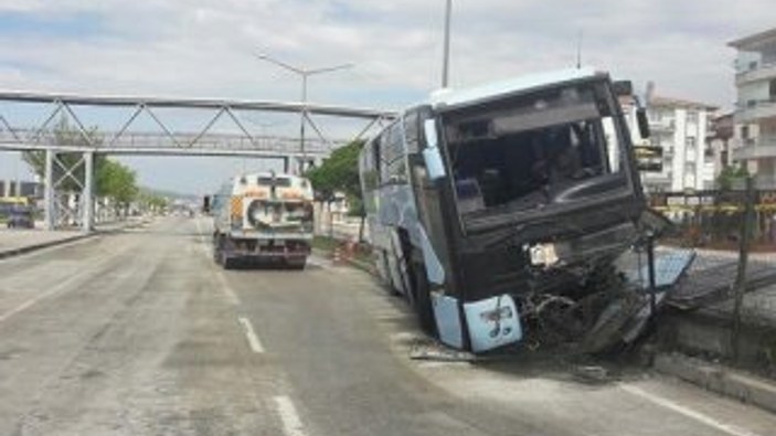 AK Partilileri taşıyan otobüs kaza yaptı: 32 yaralı