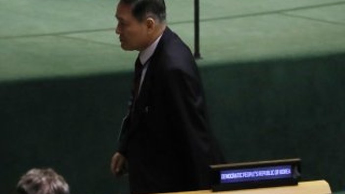 Kuzey Kore büyükelçisi Trump kürsüdeyken salonu terketti