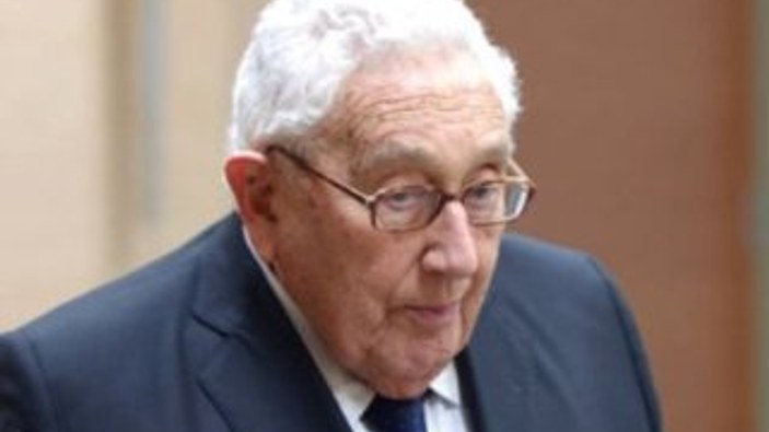 Kissinger: Ukrayna NATO'ya dahil edilmemeli