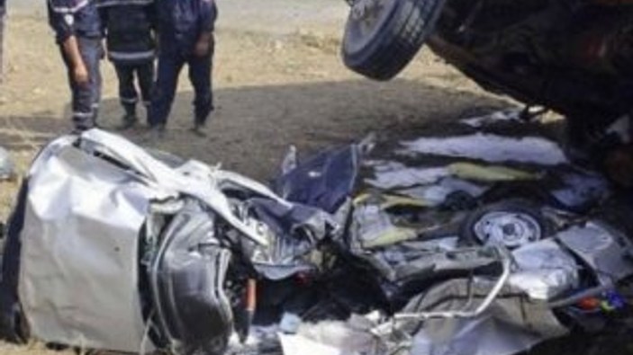 Cezayir'de minibüs ile taksi çarpıştı: 15 ölü, 20 yaralı