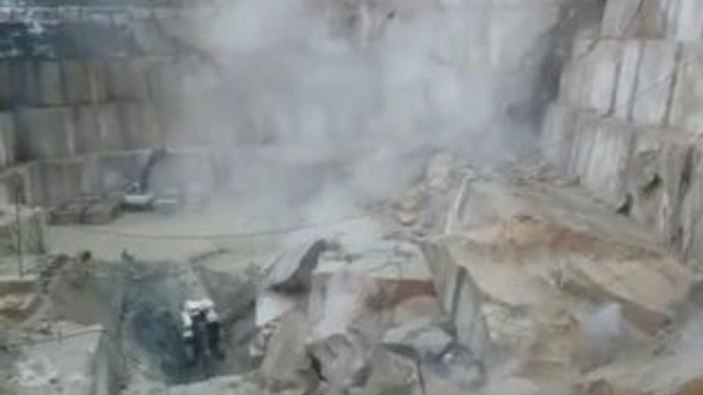 Tonlarca mermer saniyeler içerisinde yere indi