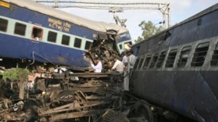 Pakistan’da trene bombalı saldırı: 4 ölü, 6 yaralı