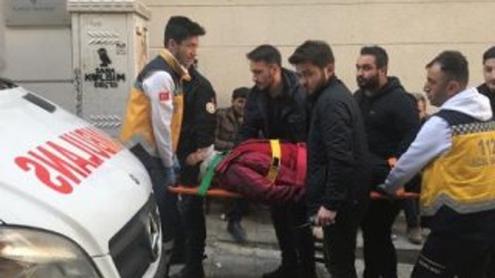 İstiklal Caddesi'nde yürüyen turist kadına taksi çarptı