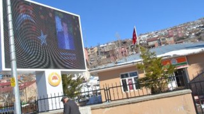 Kato Dağı eteklerine şehitler adına dev led ekran