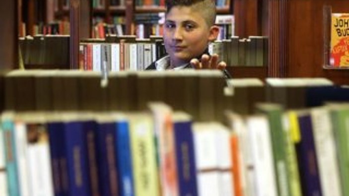 1 yılda 150 kitap okuyan Suriyeli çocuğa ödül verildi