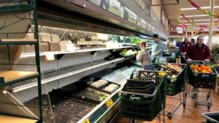 ABD'de bir kişi marketteki ürünlere kasten öksürdü