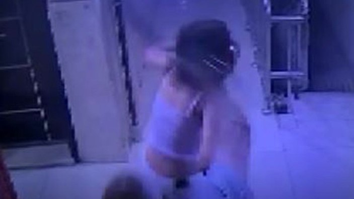 Gaziantep’te 13 yaşındaki kız çocuğunu kemerle dövdü