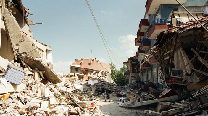 99 depreminde kaç kişi öldü? 17 Ağustos 1999 Marmara depremi can kaybı ve yaralı sayısı