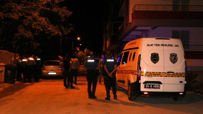 Erzincan'da 2 çocuğunun annesi, eşi tarafından 22 yerinden bıçaklanarak öldürüldü
