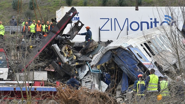 Yunan basını: Tren kazası sonrası Türkiye'den dayanışma dalgası yayılıyor