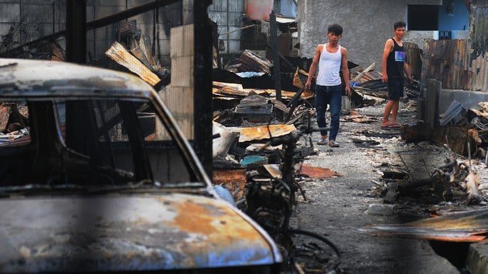 Endonezya'da akaryakıt deposunda çıkan yangında ölenlerin sayısı 18'e yükseldi