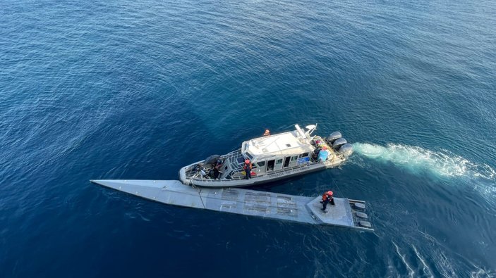 Kolombiya'da denizaltından 87,7 milyon dolarlık kokain çıktı
