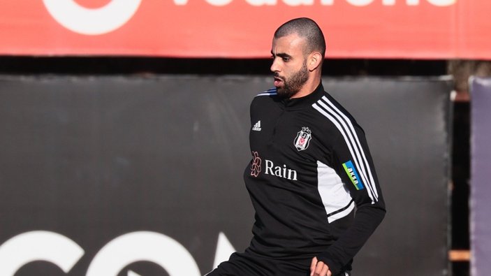 Beşiktaş idmanında Rachid Ghezzal'ın yeni stili dikkatleri çekti
