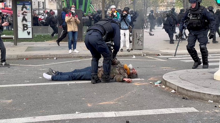 Avrupa Parlamentosu milletvekilleri: Fransa'da polis şiddetini durdurun