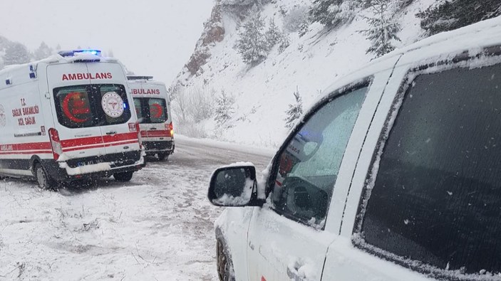Gümüşhane'de kar kazaya sebep oldu: 4 kişi yaralandı