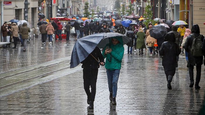 Hava sıcaklıkları mevsim normallerine dönüyor! İstanbullular hafta sonunu güneş ve yağmurla geçirecek