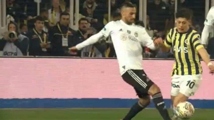 Fenerbahçe'nin Beşiktaş derbisinde penaltı kazandığı pozisyon