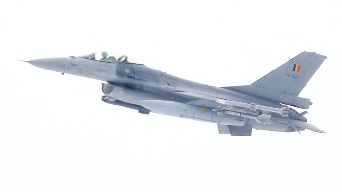 Ukrayna, Rusya'ya karşı deneyimli F-16 pilotu almak istiyor