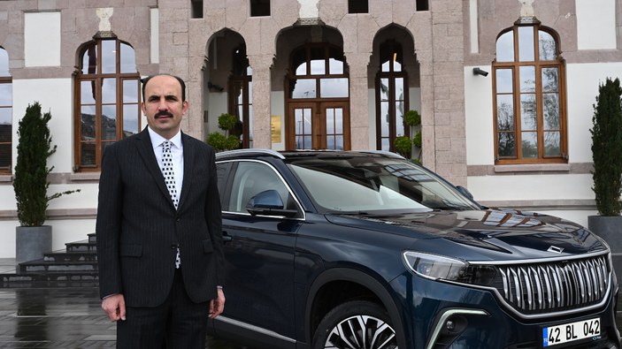 Konya Büyükşehir Belediye Başkanı Uğur İbrahim Altay, Togg'un direksiyonuna geçti