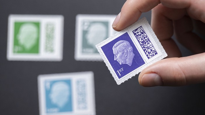 Kral Charles'ın resminin yer aldığı ilk pullar satışa çıktı