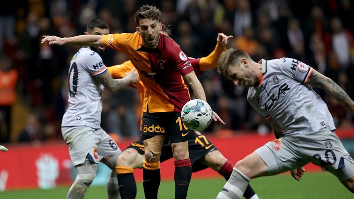 Kayserispor maçıyla birlikte opsiyonu devreye giren Dries Mertens bir yıl daha Galatasaray'da