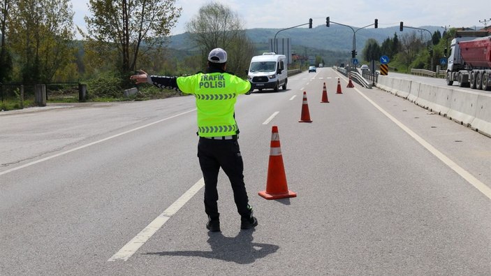 Yurt genelinde göçmen kaçakçılığı uygulaması