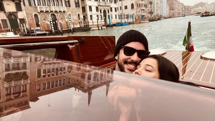 Kaan Y�ld�r�m, P�nar Deniz'i �vd�