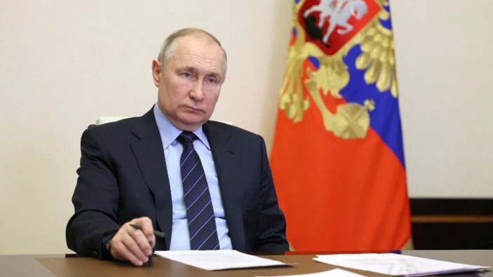 Vladimir Putin'den petrol kararı: Dost ülkeleri yasak kapsamından çıkardı
