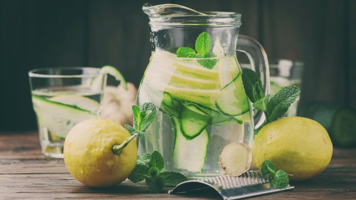 Açken limonlu su içmenin 25 mucizevi faydası