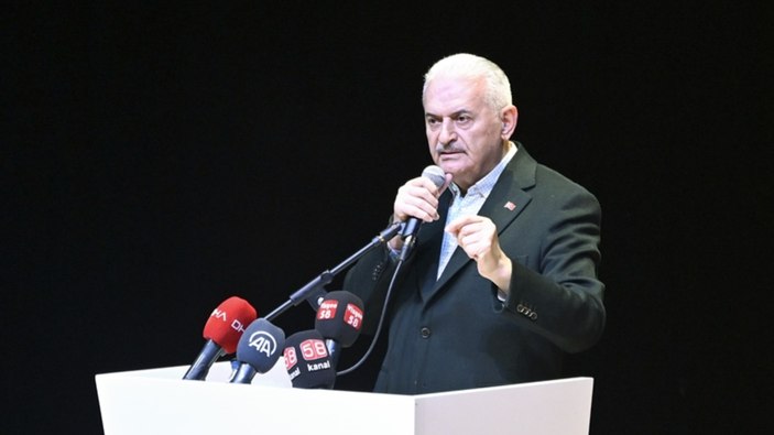 Binali Yıldırım: Türkiye'yi bölmeye çalışanlara karşı mücadele veriyoruz