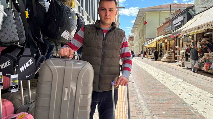 Eskişehir'de bavul satıcıları gurbetçileri bekliyor