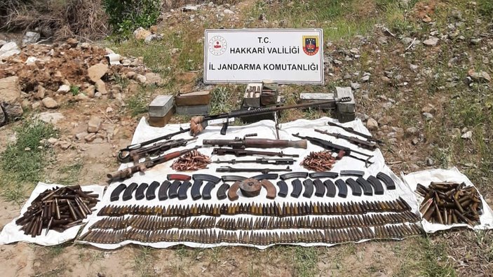Hakkari'de terör operasyonu: Çok sayıda silah ve mühimmat ele geçirildi