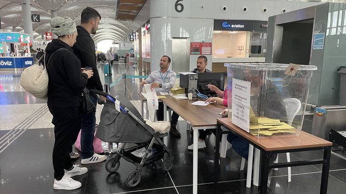 Cumhurbaşkanlığı seçimlerinde İstanbul Havalimanında oy kullanımı başladı