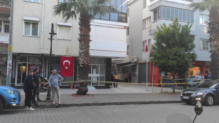 �zmir'de 15 ya��ndaki �ocuk babaannesini �ld�rd�