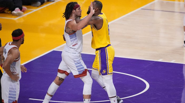 LeBron James'in efsane performansı yetmedi: Lakers'ı 4-0'la geçen Denver NBA finalinde