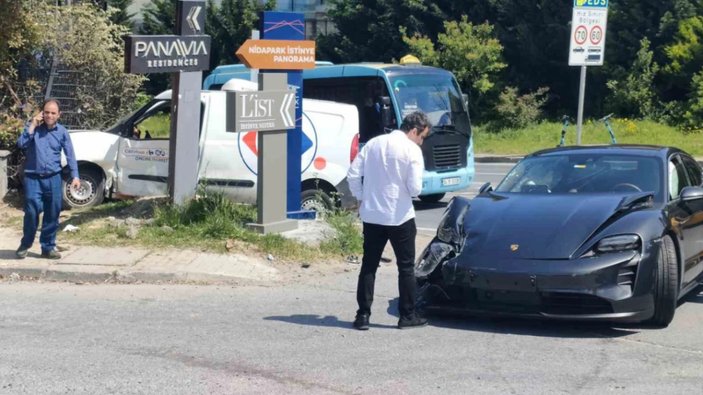 Sarıyer'de 8 milyon lira değerindeki lüks araç kaza yaptı