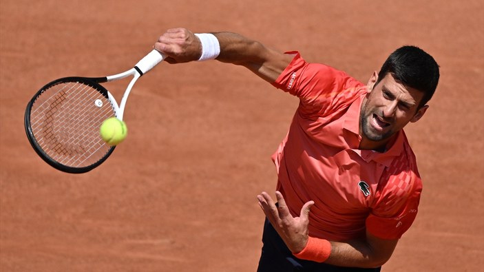 Novak Djokovic, zorlanmadan tur atladı