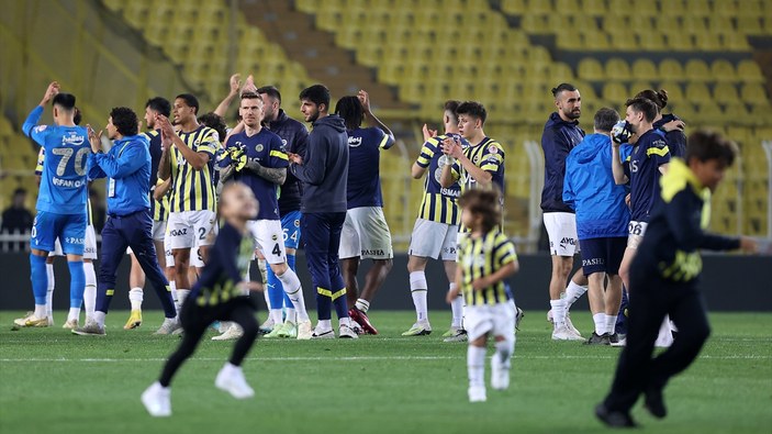Fenerbahçe - Antalyaspor maçının ilk 11'leri