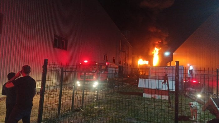 Bursa’da kauçuk fabrikasında yangın çıktı
