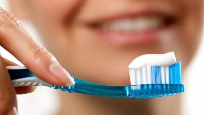 Herkes bu hatayı yapıyor! Diş hekimleri korkunç sona dikkat çekiyor! Dişinizi fırçalamadan önce...