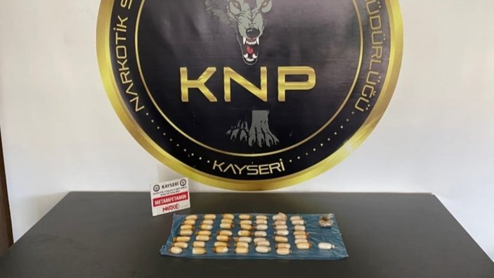 Kayseri'de şüphelilerin midesinden 60 kapsül uyuşturucu çıktı