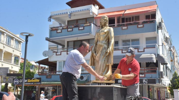 CHP'nin son heykel hizmeti Edremit'e