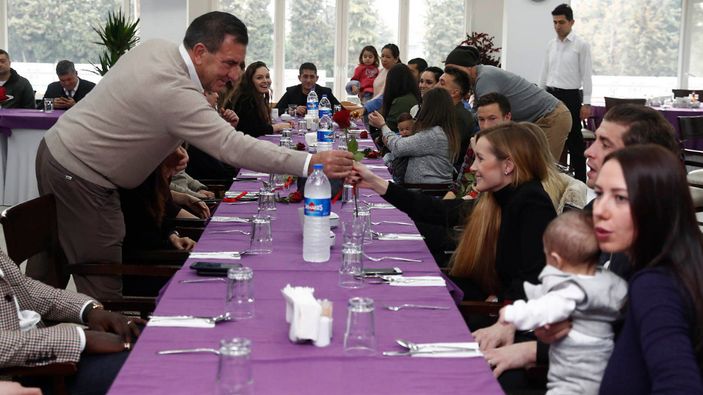Galatasaraylı futbolculardan personele jest