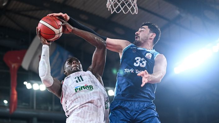 Türk Telekom'u yenen Karşıyaka seride öne geçti