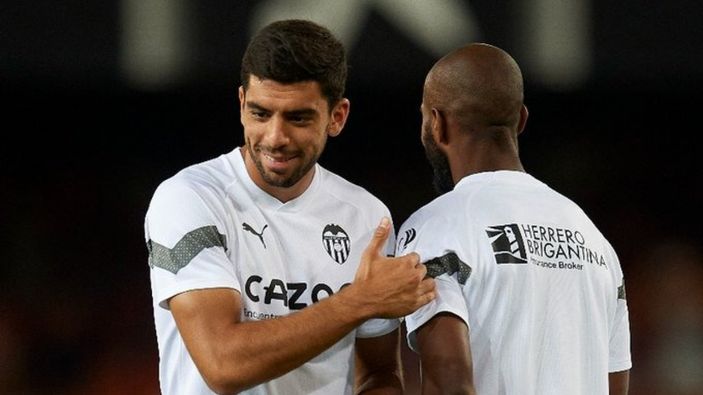 Valencia, Cenk Özkacar'ı resmen açıkladı