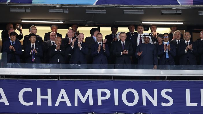 Cumhurbaşkanı Erdoğan'dan Manchester City'e tebrik mesajı